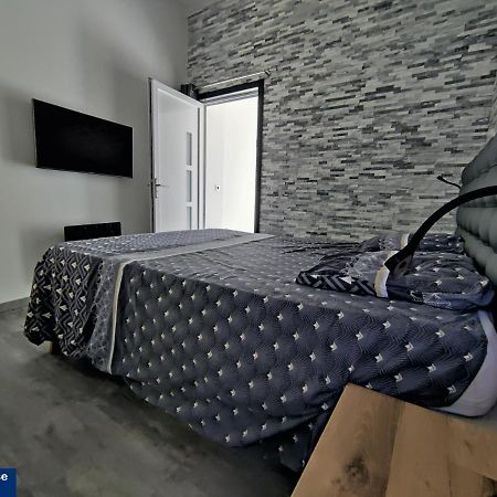 Piscine Chauffee Et Spa Jacuzzi Privatif Terrasse Sans Vis A Vis ,,,Sky House Agen,,, المظهر الخارجي الصورة